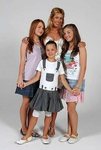 Селена / Selena (2006) cериал скачать через торрет бесплатно в хорошем качестве