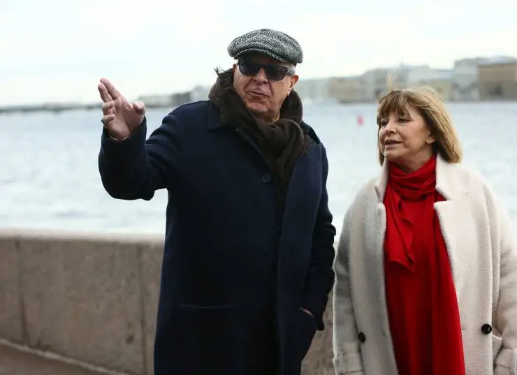 Тетя Люси (2021) 1 сезон 1-1,2,3,4 серия скачать торрент файл Тетя Люси (2021) сериал 1-1,2,3,4 серию 1 сезона скачать торрент файл