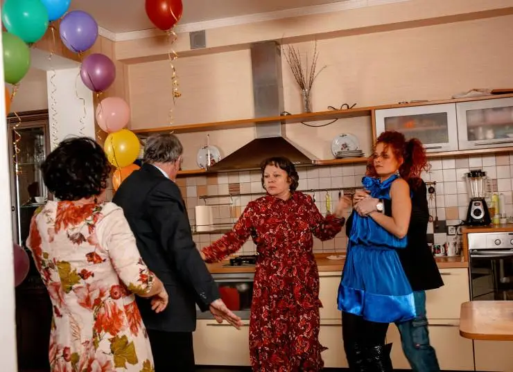 Аист на крыше (2021) 1 сезон 1-1,2,3,4 серия скачать торрент файл Аист на крыше (2021) сериал 1-1,2,3,4 серию 1 сезона скачать торрент файл