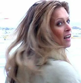 Светские хроники (2002) 1 сезон 1-1,2,3,4 серия скачать торрент бесплатно Светские хроники (2002) сериал 1-1,2,3,4 серию 1 сезона скачать торрент бесплатно