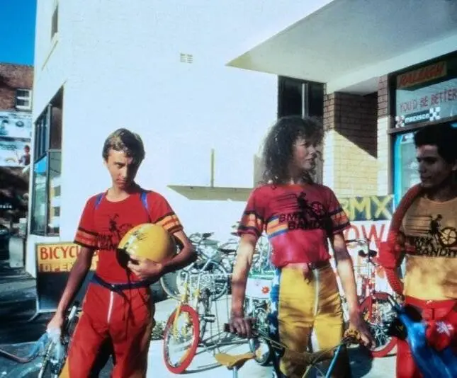 Бандиты на велосипедах (1983) скачать торрент файл Бандиты на велосипедах (1983) фильм скачать торрент файл