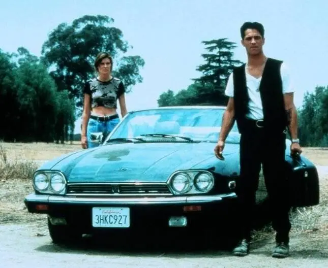 Смертельное прошлое (1995) скачать торрент бесплатно Смертельное прошлое (1995) фильм скачать торрент бесплатно