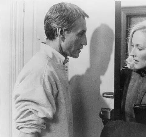 В ночной тиши (1982) скачать торрент бесплатно В ночной тиши (1982) фильм скачать торрент бесплатно