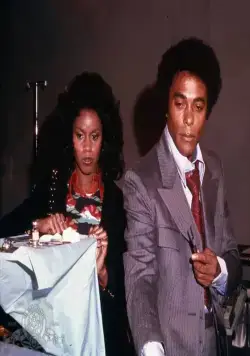 Нечто с двумя головами (1972) в хорошем качестве скачать торрент файл Нечто с двумя головами (1972) фильм в хорошем качестве скачать торрент файл