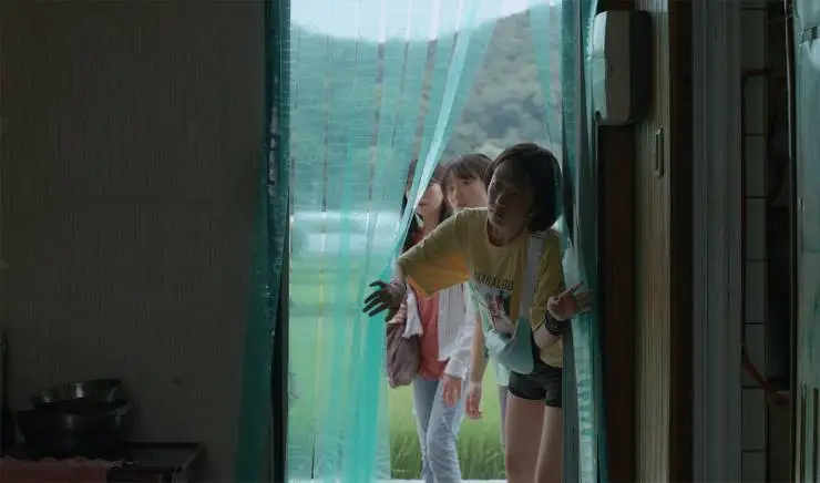 Короткие каникулы (2020) скачать торрент бесплатно Короткие каникулы (2020) фильм скачать торрент бесплатно