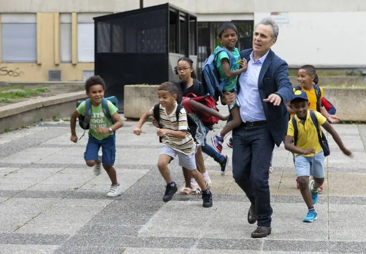 Спасите нашу школу (2022) скачать торрент бесплатно Спасите нашу школу (2022) фильм скачать торрент бесплатно