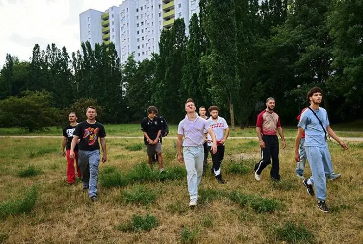 Солнце и бетон (2023) скачать торрент файл Солнце и бетон (2023) фильм скачать торрент файл