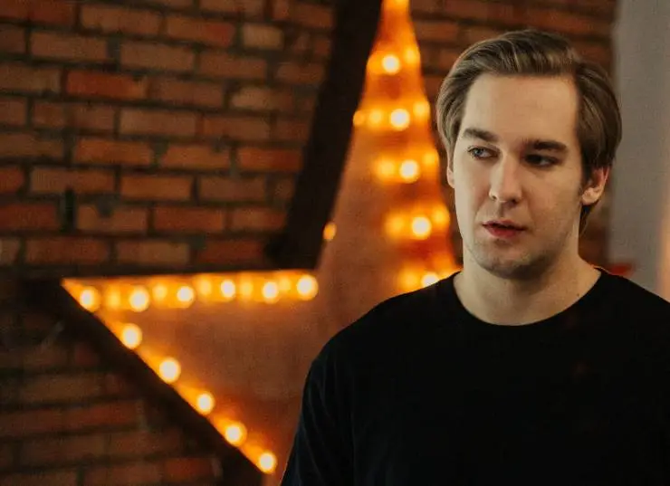 Взрослые (2024) 1 сезон 1-10,11,12 серия в хорошем качестве скачать торрент файл Взрослые (2024) сериал 1-10,11,12 серию 1 сезона в хорошем качестве скачать торрент файл