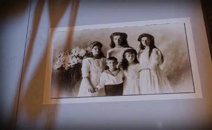 Цареубийство. Следствие длиною в век (2019) 1 сезон 1-1,2,3 серия скачать торрент бесплатно Цареубийство. Следствие длиною в век (2019) сериал 1-1,2,3 серию 1 сезона скачать торрент бесплатно