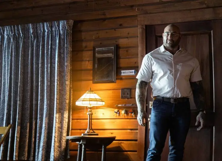 Стук в хижине (2023) скачать торрент бесплатно Стук в хижине (2023) фильм скачать торрент бесплатно