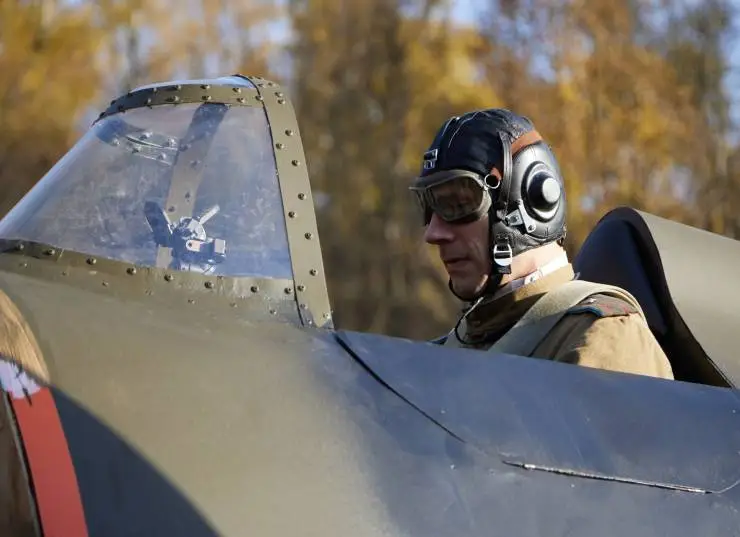 Расправляя крылья (2023) скачать торрент файл Расправляя крылья (2023) фильм скачать торрент файл