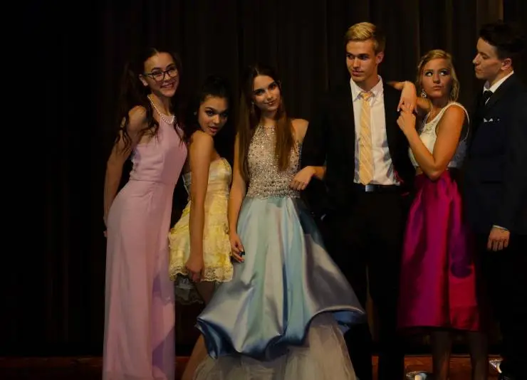 Девочка-подросток: Холидэй/Валери (2019) скачать торрент файл Девочка-подросток: Холидэй/Валери (2019) фильм скачать торрент файл