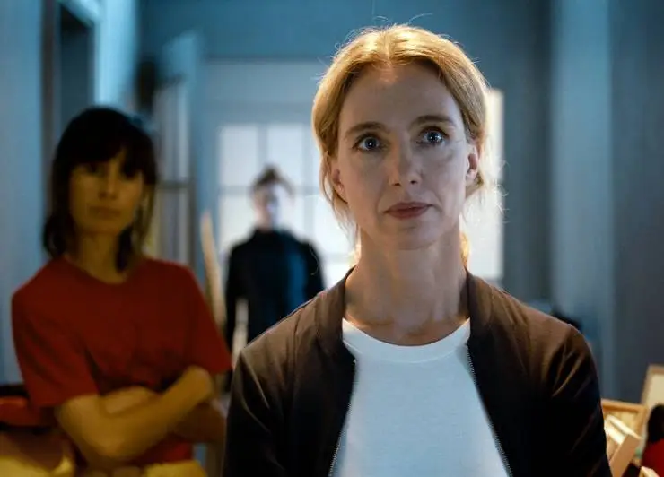 Девушка и паук (2021) скачать торрент бесплатно Девушка и паук (2021) фильм скачать торрент бесплатно