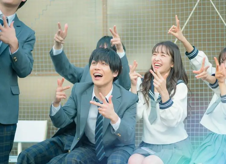 Синее небо у твоих ног (2022) скачать торрент файл Синее небо у твоих ног (2022) фильм скачать торрент файл