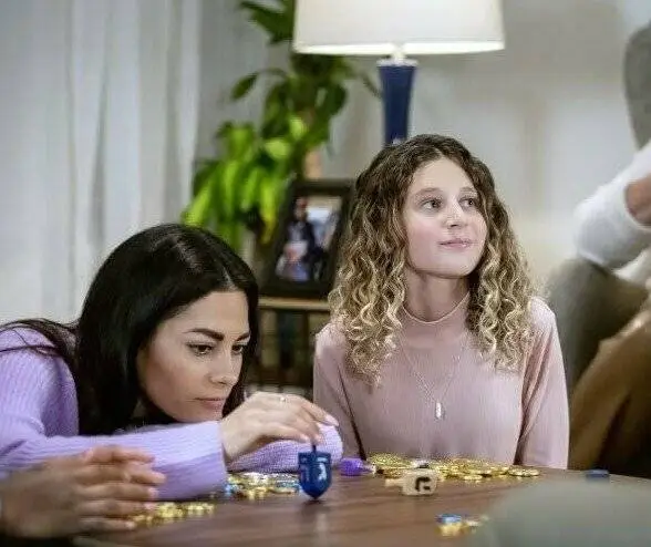 Восемь подарков на Хануку (2021) в хорошем качестве скачать торрент файл Восемь подарков на Хануку (2021) фильм в хорошем качестве скачать торрент файл