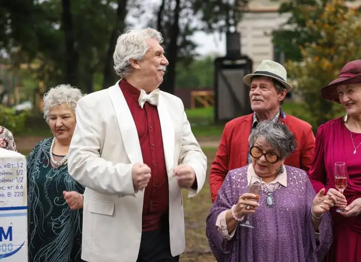 Старые шишки (2021) скачать торрент бесплатно Старые шишки (2021) фильм скачать торрент бесплатно