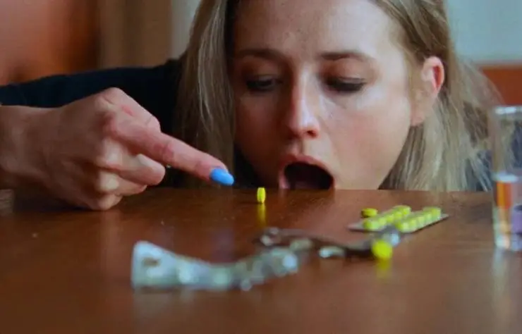 Тошнит от себя (2022) скачать торрент файл Тошнит от себя (2022) фильм скачать торрент файл