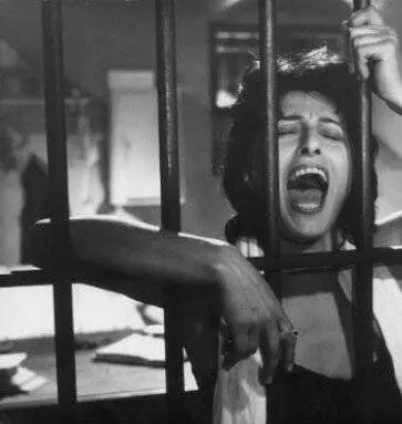 Ад посреди города (1959) в хорошем качестве скачать торрент файл Ад посреди города (1959) фильм в хорошем качестве скачать торрент файл