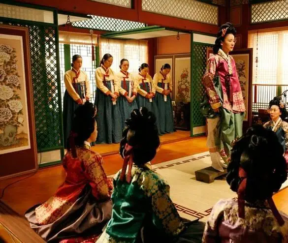 Дворцовые тени (2007) в хорошем качестве скачать торрент файл Дворцовые тени (2007) фильм в хорошем качестве скачать торрент файл