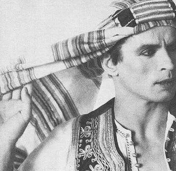 Валентино (1977) скачать торрент файл Валентино (1977) фильм скачать торрент файл