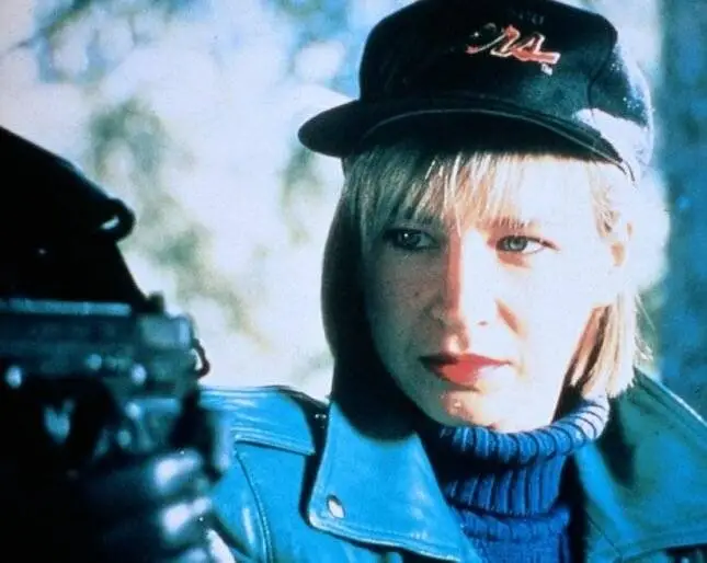 Честь и слава (1992) скачать торрент бесплатно Честь и слава (1992) фильм скачать торрент бесплатно