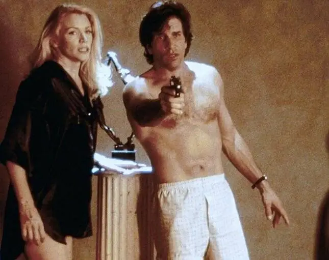 Непристойное поведение (1993) скачать торрент файл Непристойное поведение (1993) фильм скачать торрент файл