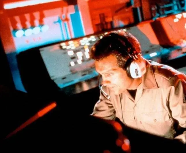 Время под огнем (1997) скачать торрент бесплатно Время под огнем (1997) фильм скачать торрент бесплатно