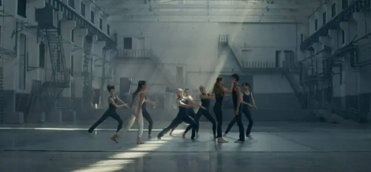 Она танцует (2024) в хорошем качестве скачать торрент файл Она танцует (2024) фильм в хорошем качестве скачать торрент файл