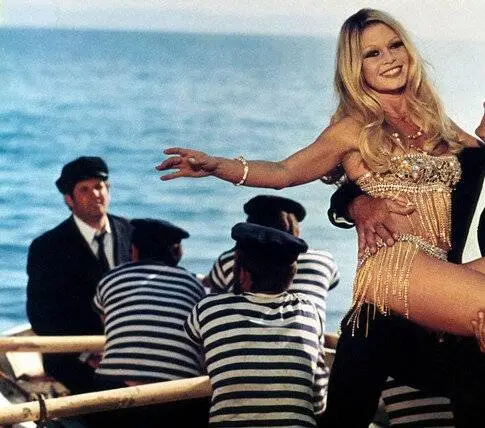 Ромовый бульвар (1971) скачать торрент файл Ромовый бульвар (1971) фильм скачать торрент файл