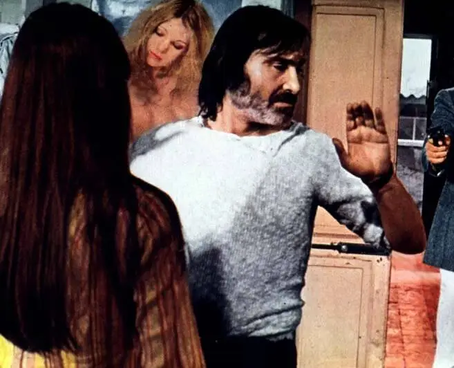 Подозрительная смерть несовершеннолетней (1975) скачать торрент бесплатно Подозрительная смерть несовершеннолетней (1975) фильм скачать торрент бесплатно