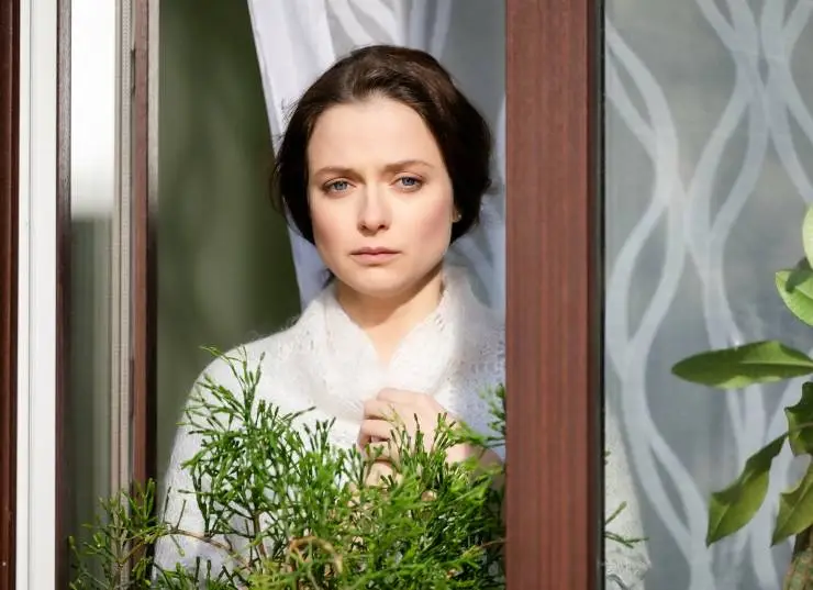 Чужие люди (2024) 1 сезон 1-1,2,3,4 серия скачать торрент файл Чужие люди (2024) сериал 1-1,2,3,4 серию 1 сезона скачать торрент файл