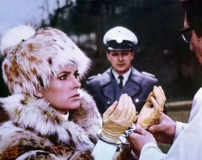 Смерть не имеет пола (1968) скачать торрент файл Смерть не имеет пола (1968) фильм скачать торрент файл