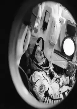 Возвращение с орбиты (1983) скачать торрент бесплатно Возвращение с орбиты (1983) фильм скачать торрент бесплатно