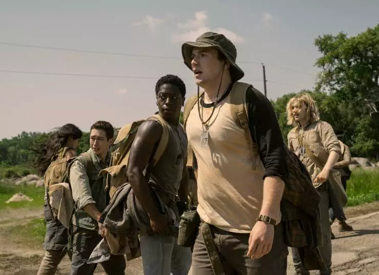 Долгая прогулка (2025) скачать торрент бесплатно Долгая прогулка (2025) фильм скачать торрент бесплатно