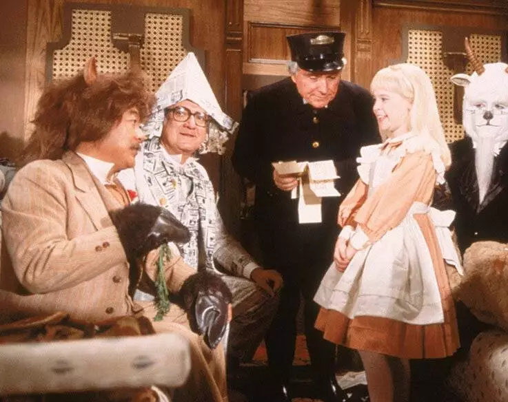 Алиса в стране чудес (1985) скачать торрент файл Алиса в стране чудес (1985) сериал скачать торрент файл