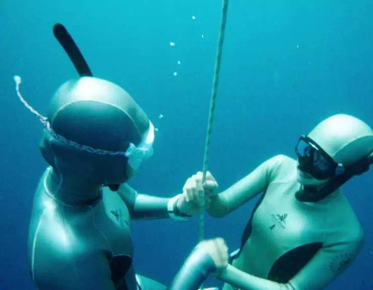 Глубь (2018) скачать торрент бесплатно Глубь (2018) фильм скачать торрент бесплатно