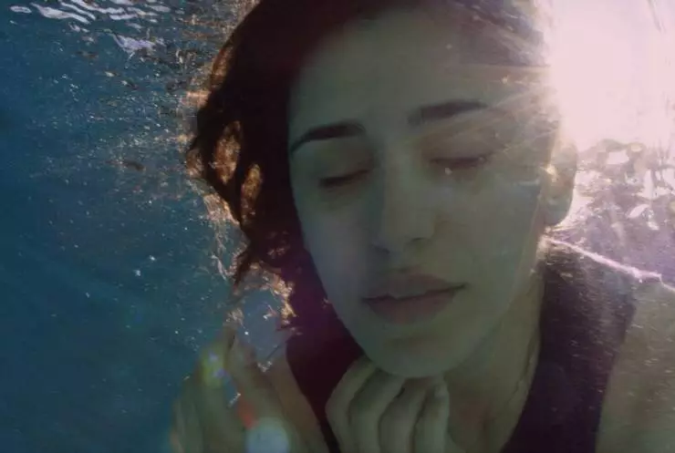 Рожденная в Эвине (2019) скачать торрент бесплатно Рожденная в Эвине (2019) фильм скачать торрент бесплатно