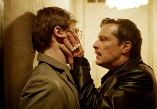 Женщина за стеной (2013) скачать торрент бесплатно Женщина за стеной (2013) фильм скачать торрент бесплатно