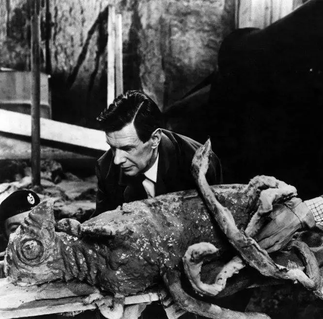 Куотермасс и колодец (1967) скачать торрент файл Куотермасс и колодец (1967) фильм скачать торрент файл