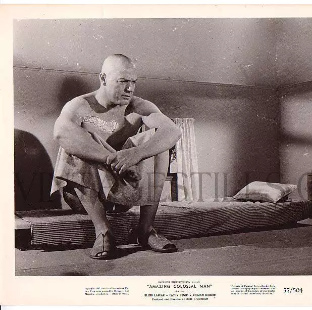 Невероятно огромный человек (1957) скачать торрент бесплатно Невероятно огромный человек (1957) фильм скачать торрент бесплатно