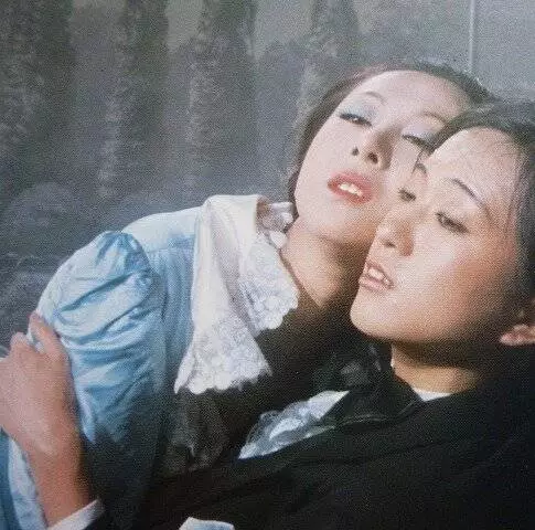 Ад девушки (1977) скачать торрент бесплатно Ад девушки (1977) фильм скачать торрент бесплатно