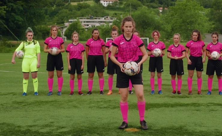 Играй как девчонка (2022) 1-2 сезон 1-6,7,8 серия в хорошем качестве скачать торрент файл Играй как девчонка (2022) сериал 1-6,7,8 серию 1-2 сезона в хорошем качестве скачать торрент файл