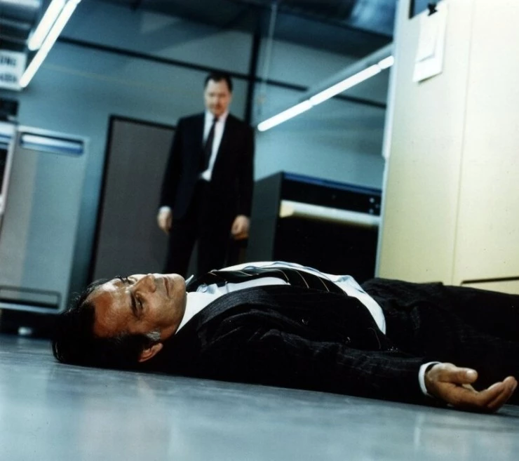 Мир на проводе (1973) скачать торрент бесплатно Мир на проводе (1973) сериал скачать торрент бесплатно