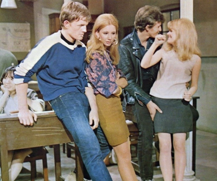 Учителю, с любовью (1967) скачать торрент бесплатно Учителю, с любовью (1967) фильм скачать торрент бесплатно