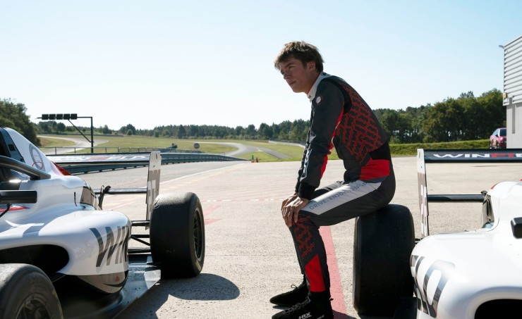 Быстрее ветра (2025) скачать торрент бесплатно Быстрее ветра (2025) фильм скачать торрент бесплатно