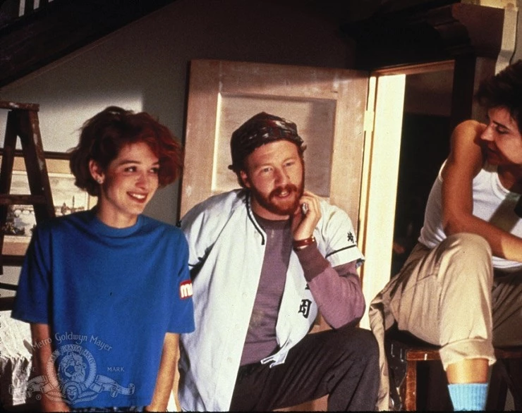 Тридцать-с-чем-то (1987) скачать торрент файл Тридцать-с-чем-то (1987) сериал скачать торрент файл