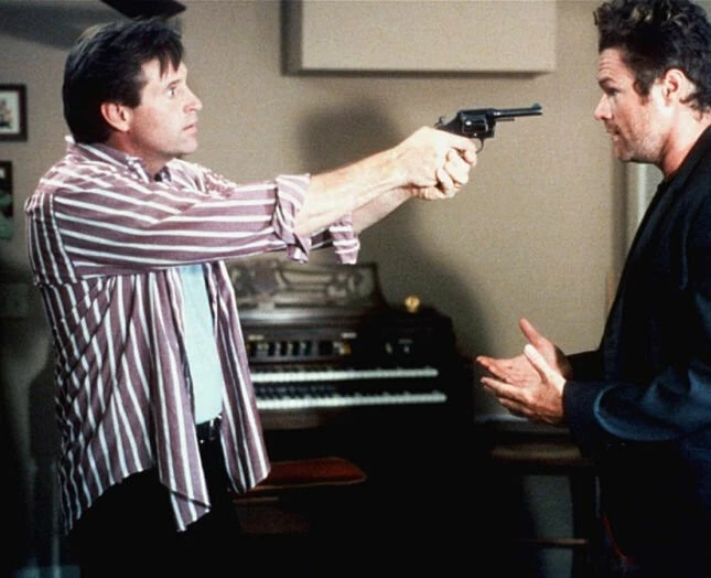 Игра в полицейских (1994) скачать торрент файл Игра в полицейских (1994) фильм скачать торрент файл