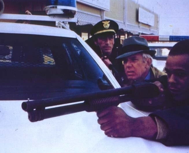 Апокалипсис каннибалов (1980) скачать торрент бесплатно Апокалипсис каннибалов (1980) фильм скачать торрент бесплатно