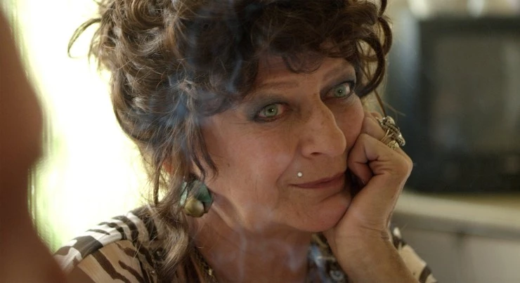 Тусовщица (2014) скачать торрент бесплатно Тусовщица (2014) фильм скачать торрент бесплатно