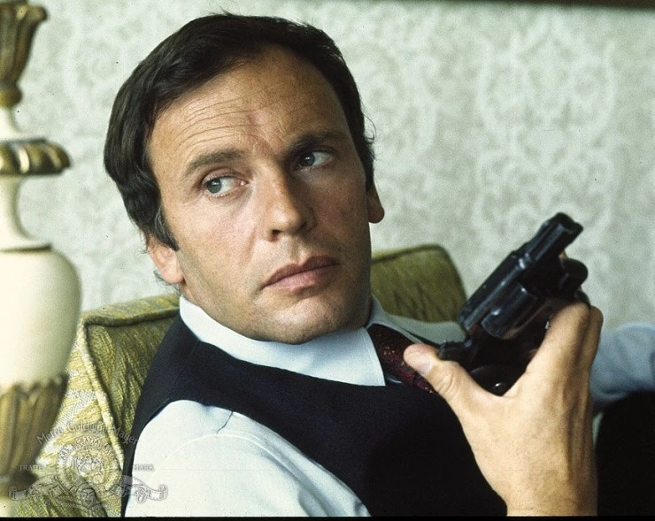 Человек умер (1972) скачать торрент файл Человек умер (1972) фильм скачать торрент файл